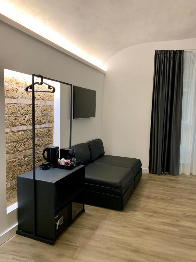 Toledo Boutique Rooms Naples Exterior photo