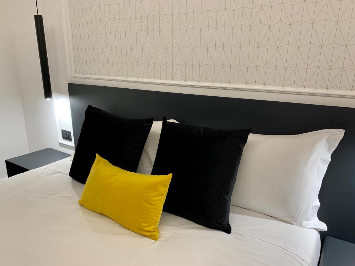 Toledo Boutique Rooms Naples Exterior photo