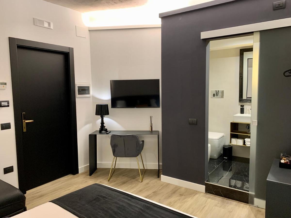 Toledo Boutique Rooms Naples Exterior photo