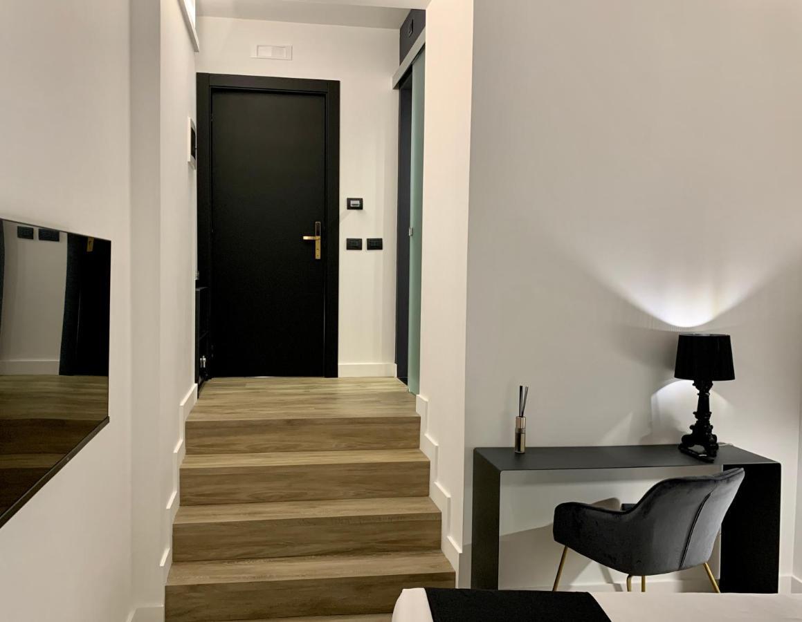 Toledo Boutique Rooms Naples Exterior photo