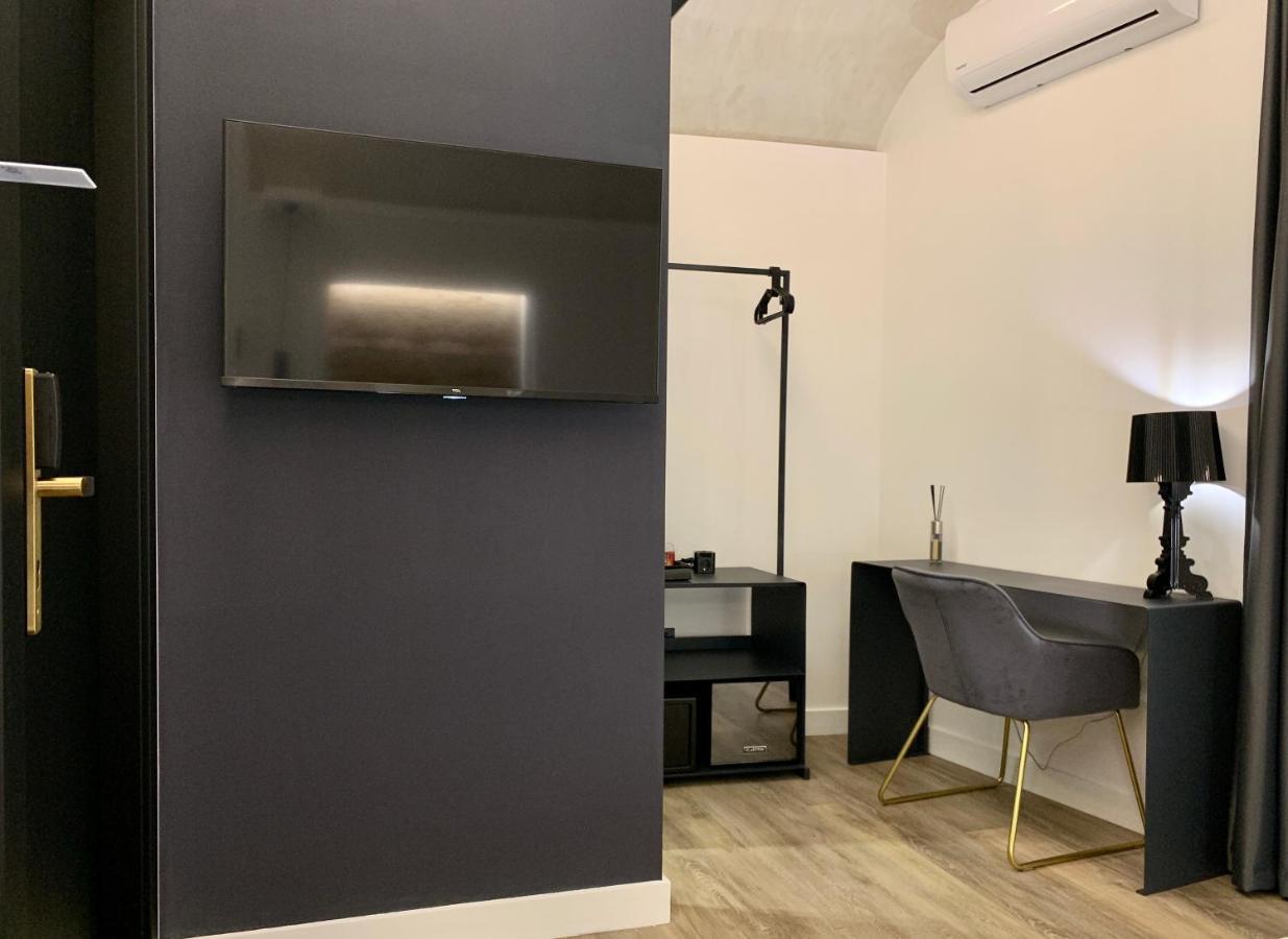Toledo Boutique Rooms Naples Exterior photo