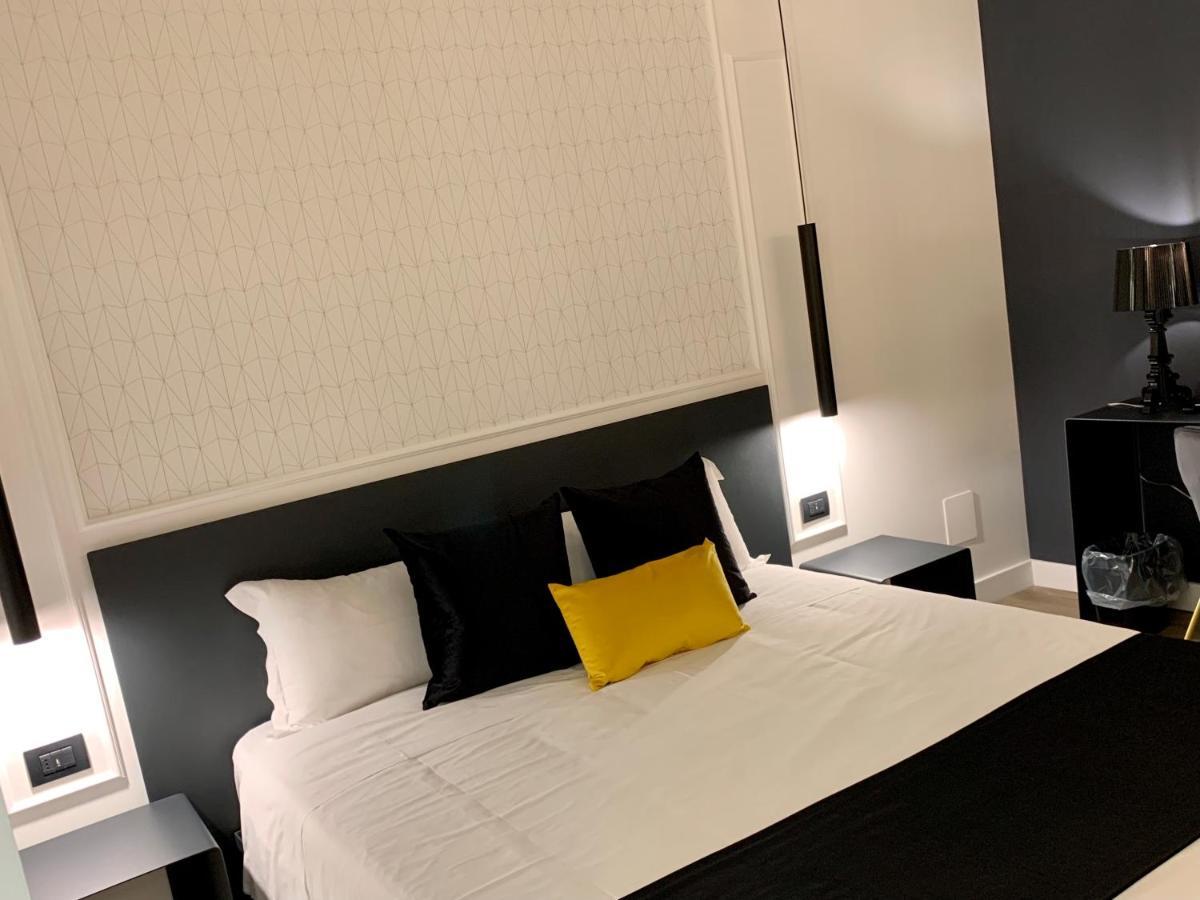 Toledo Boutique Rooms Naples Exterior photo
