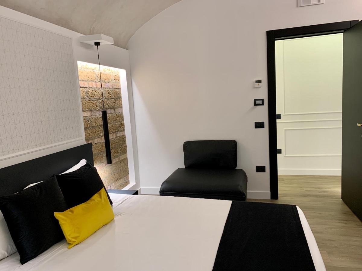 Toledo Boutique Rooms Naples Exterior photo