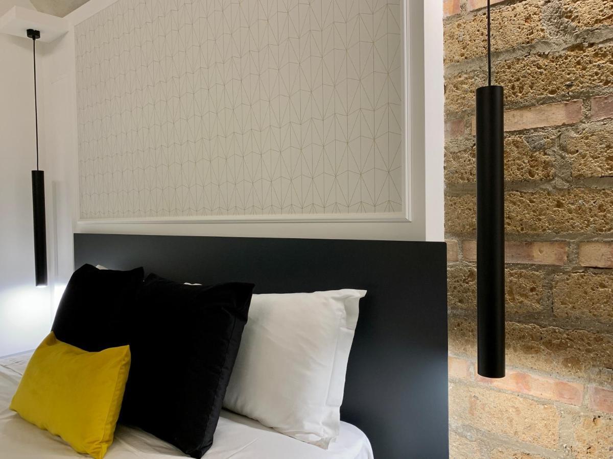 Toledo Boutique Rooms Naples Exterior photo